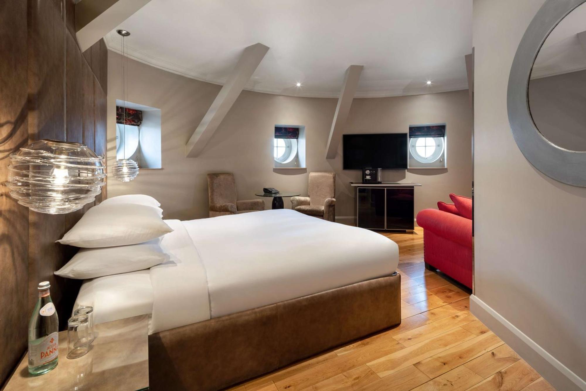 Radisson Blu Hotel, Bloomsbury Hotel 4*